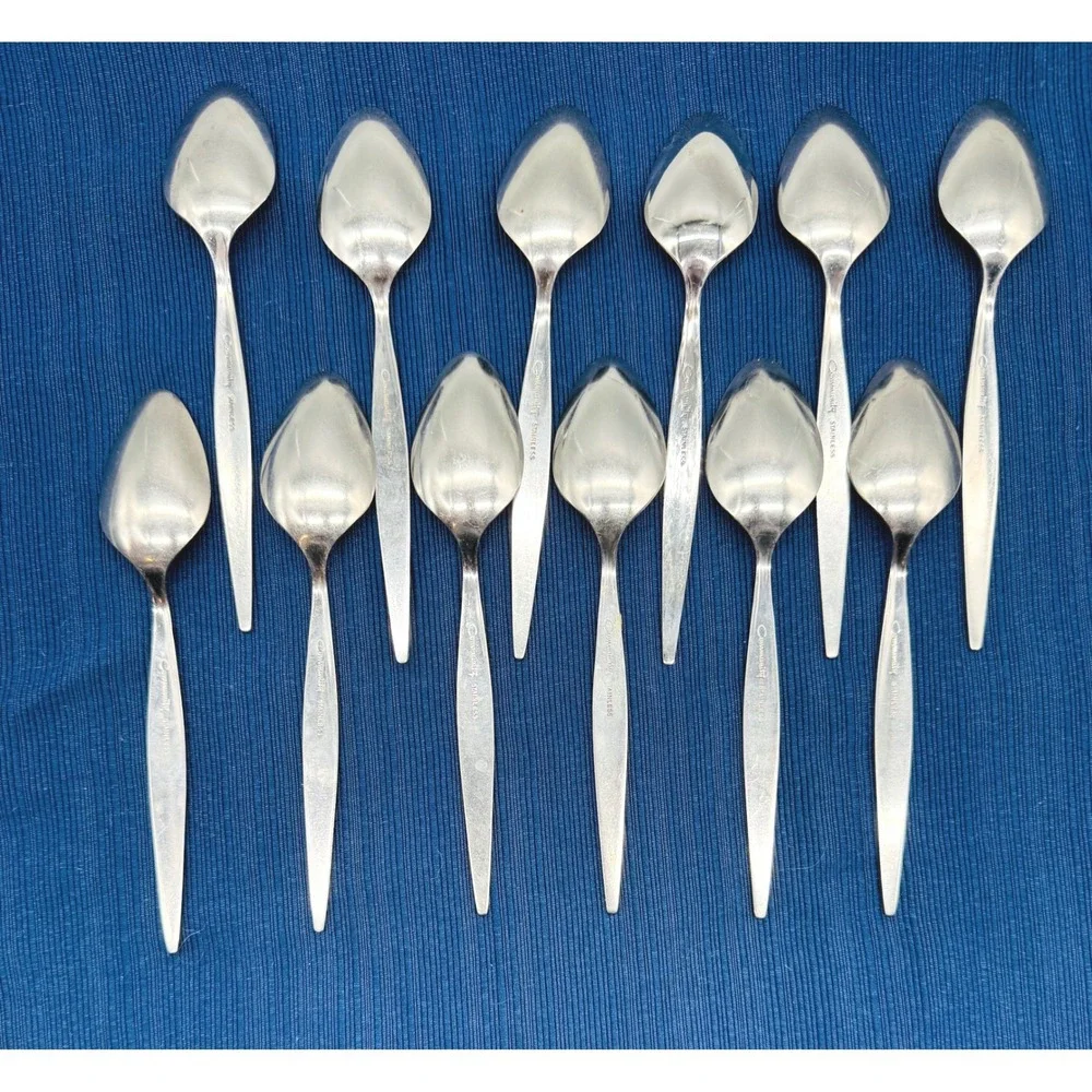 Oneida Community Venetia Teaspoons Silver Set of 12 Stainless Flatware